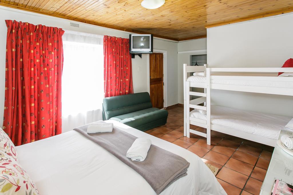 Wagon Wheel Country Lodge ボーフォート・ウェスト エクステリア 写真