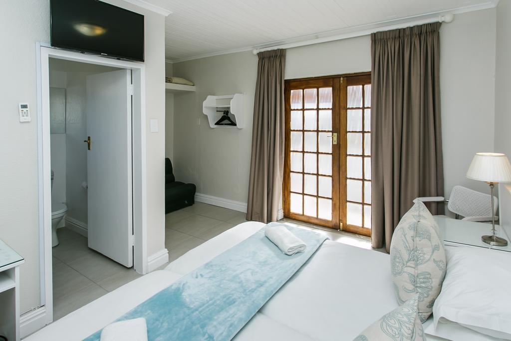 Wagon Wheel Country Lodge ボーフォート・ウェスト エクステリア 写真