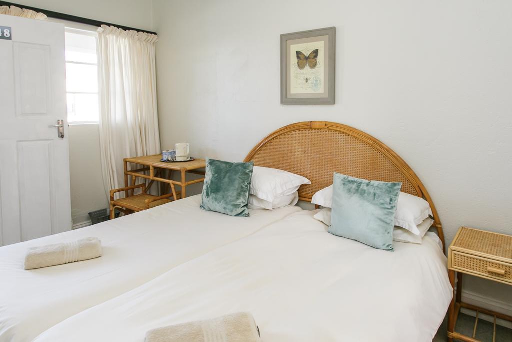 Wagon Wheel Country Lodge ボーフォート・ウェスト エクステリア 写真